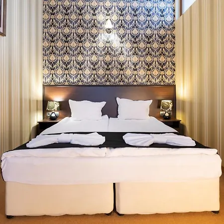 Paradise Hotell