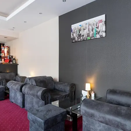 Paradise Hotel 3*