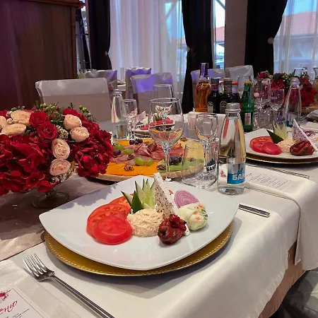 Hotel Paradise Ţigov Ceark