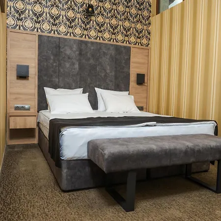 Paradise Hotel Ţigov Ceark