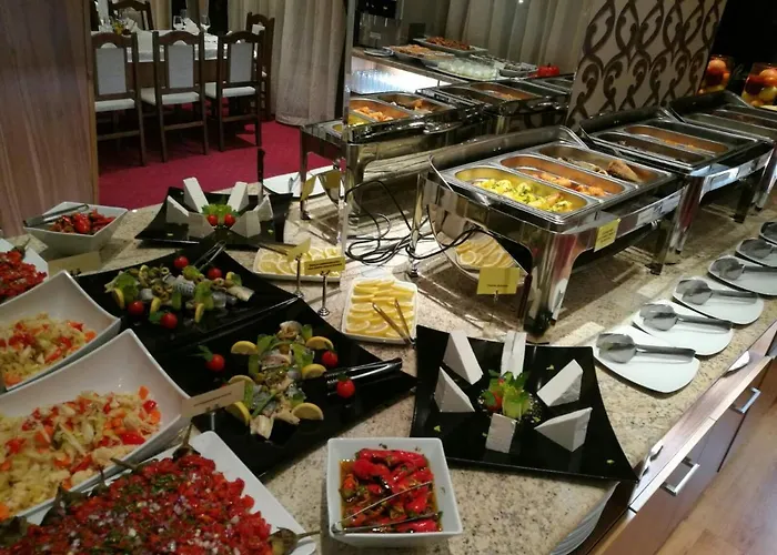 Paradise מלון 3*